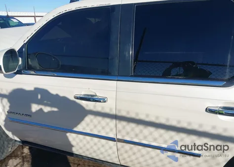 2013 Cadillac Escalade Platinum Edition z USA, uszkodzony, nr VIN 1GYS3DEFXDR104575